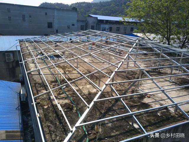 農村自建房坡屋頂，用琉璃瓦還是樹脂瓦？看看內行人的經驗分享